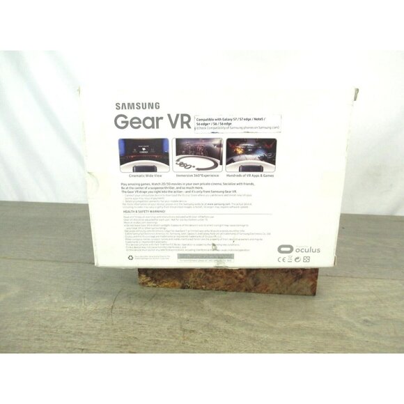 Samsung Gear VR Virtual Reality Headset - SM-R323NBKAXAR NEW SEALED - Picture 7 of 9
